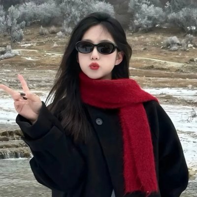 蓝色牛仔裤芬兰小姐
